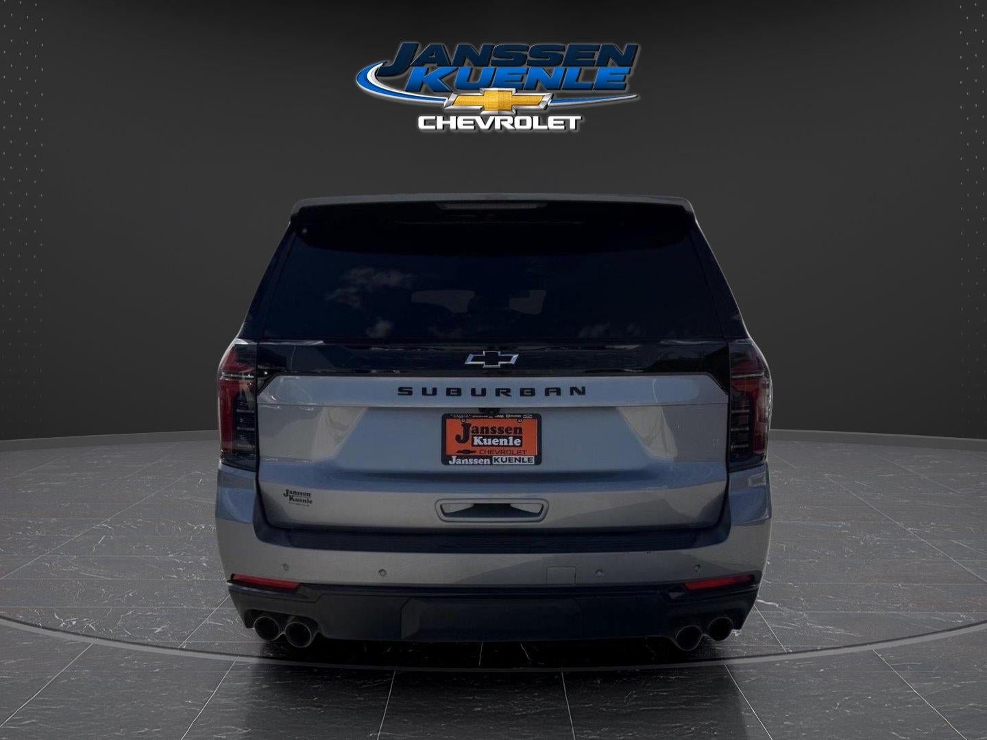 Used 2025 Chevrolet Suburban Z71 AWD/4WD image 4