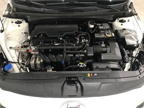 Used 2023 Hyundai Elantra SE image 25