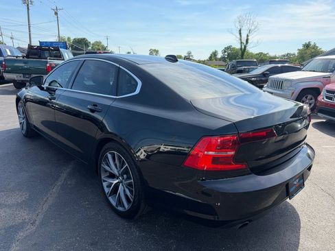 Used 2018 Volvo S90 T5 Momentum w/ Convenience Package FWD image 5