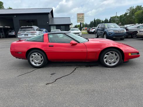 Used 1992 Chevrolet Corvette Coupe RWD image 2
