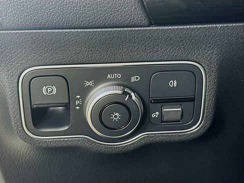 Certified 2025 Mercedes-Benz GLA 250 4MATIC image 10