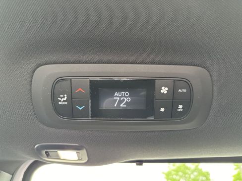 New 2024 Chrysler Pacifica Premium image 27