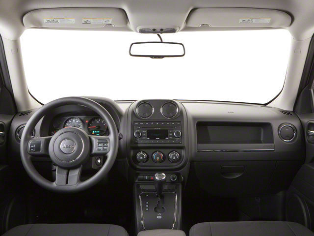 Used 2013 Jeep Patriot Latitude w/ Sun/Sound Group FWD image 10