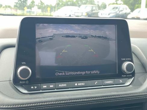 Used 2023 Nissan Rogue S FWD image 25