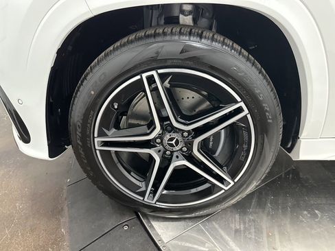 Used 2025 Mercedes-Benz GLS 450 4MATIC image 33