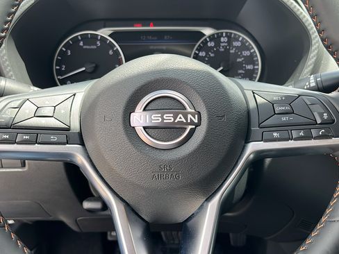 Used 2025 Nissan Sentra SR FWD image 15