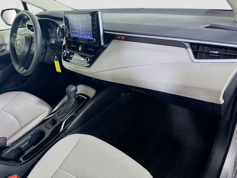 Certified 2021 Toyota Corolla LE FWD image 30