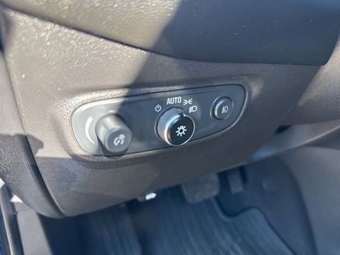 Used 2022 Chevrolet Equinox Premier image 20