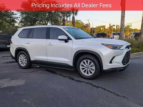 Used 2026 Toyota Grand Highlander FWD image 2