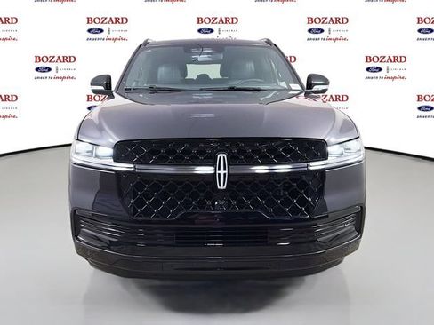 New 2026 Lincoln Navigator Reserve w/ Jet Appearance Package AWD/4WD image 2