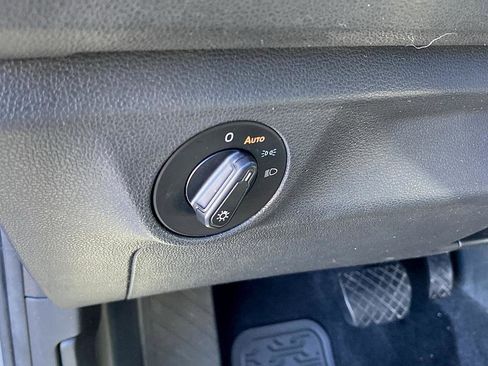 Used 2020 Volkswagen Jetta SE image 16