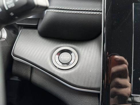 Used 2023 Jeep Grand Cherokee Laredo image 18