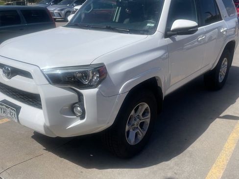 Used 2019 Toyota 4Runner SR5 Premium AWD/4WD image 2