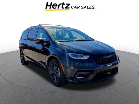 Used 2025 Chrysler Pacifica Limited image 1