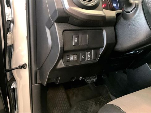Used 2023 Toyota Tacoma TRD Off-Road AWD/4WD image 31