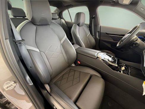 Used 2025 BMW 530i w/ Premium Package image 34