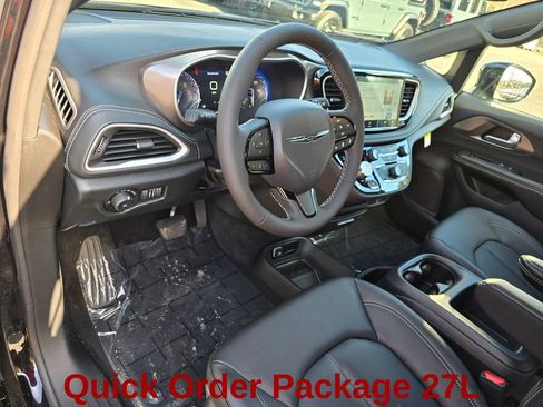 New 2026 Chrysler Pacifica Select FWD image 21