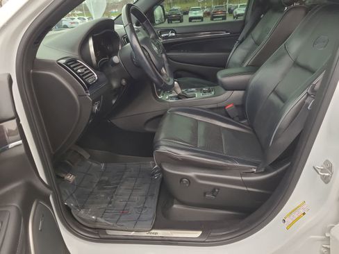 Used 2020 Jeep Grand Cherokee Overland image 19