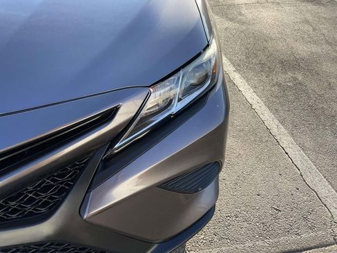 Used 2019 Toyota Camry SE image 12
