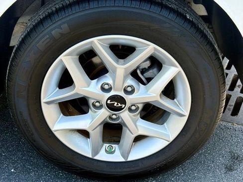 Used 2025 Kia Soul LX w/ LX Technology Package image 31