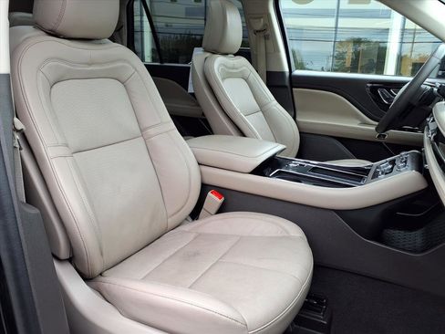 Used 2021 Lincoln Aviator Reserve w/ Equipment Group 201A image 11