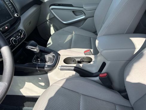 Used 2023 Kia Soul LX FWD image 15