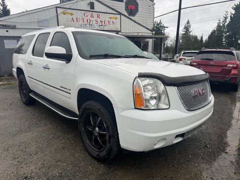 Used 2009 GMC Yukon XL Denali image 2