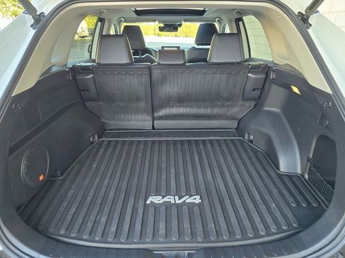 Used 2021 Toyota RAV4 Limited image 35