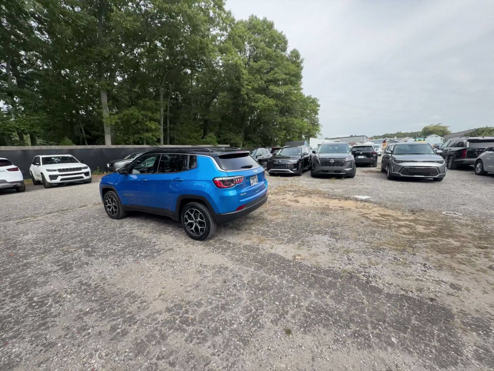 Used 2025 Jeep Compass Limited AWD/4WD image 12