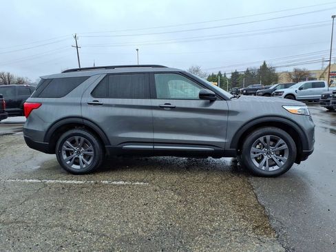 Certified 2023 Ford Explorer XLT w/ Equipment Group 202A AWD/4WD image 6