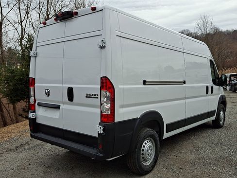 New 2026 RAM ProMaster 2500 w/ Convenience Group image 3