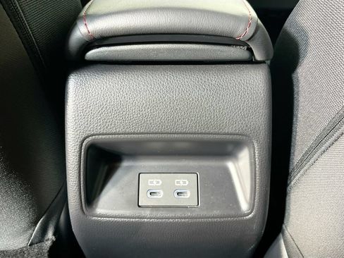 Used 2025 Toyota Corolla SE FWD image 31
