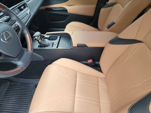 Used 2025 Lexus ES 300h Ultra Luxury image 5