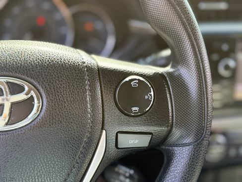 Used 2016 Toyota Corolla LE FWD image 17