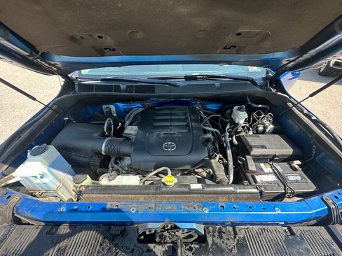 Used 2017 Toyota Tundra SR5 w/ TRD Off Road Package AWD/4WD image 16