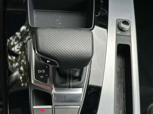 Used 2021 Audi Q5 e Prestige image 13