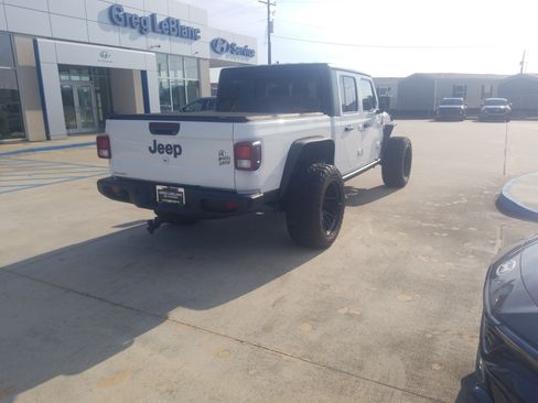 Used 2023 Jeep Gladiator Sport AWD/4WD image 7