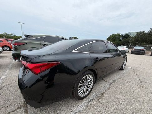 Used 2019 Toyota Avalon Limited FWD image 5