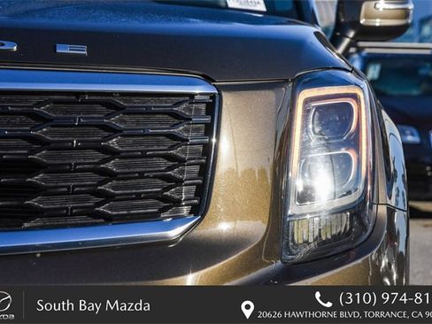 Used 2022 Kia Telluride EX w/ EX Premium Package image 4