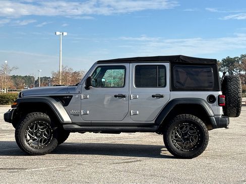 Used 2018 Jeep Wrangler Unlimited Sport S image 23