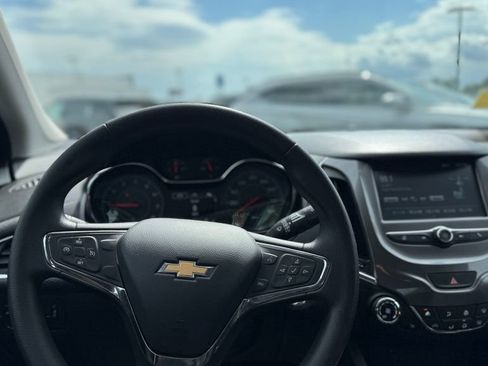 Used 2017 Chevrolet Cruze LT w/ Convenience Package FWD image 21