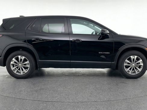Used 2025 Chevrolet Equinox LT FWD image 8