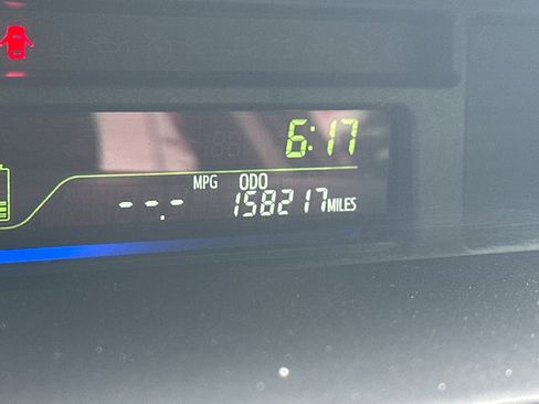 Used 2017 Toyota Prius V Two w/ Carpet Mat Package image 34