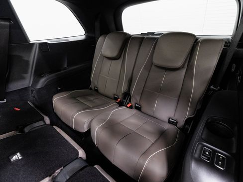 Used 2025 Mercedes-Benz GLS 580 4MATIC image 31