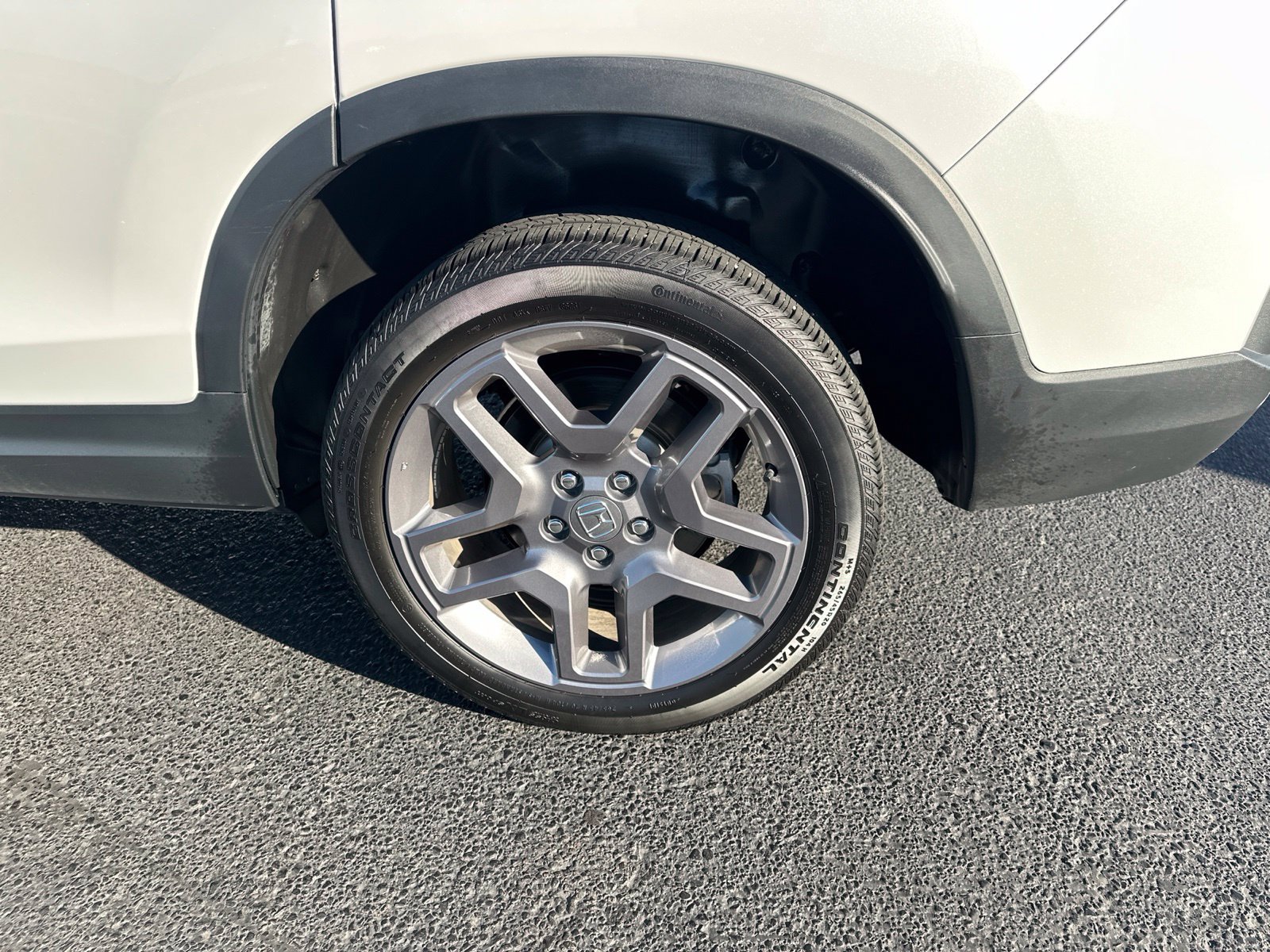 Used 2023 Honda Passport EX-L image 9