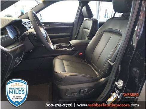 New 2025 Jeep Grand Cherokee L Limited w/ Black Appearance Package image 10