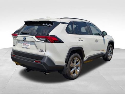 Used 2021 Toyota RAV4 XLE Premium AWD/4WD image 7