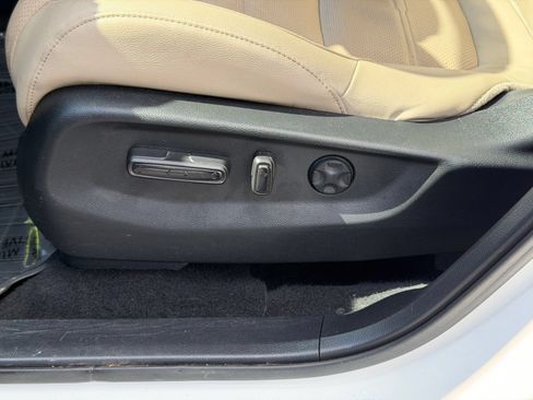 Used 2017 Honda CR-V EX-L image 14
