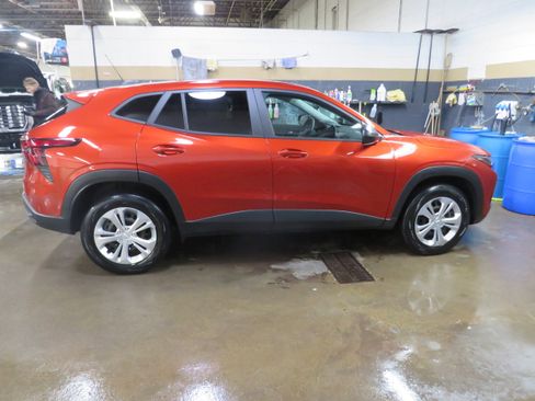 Used 2024 Chevrolet Trax LS image 7