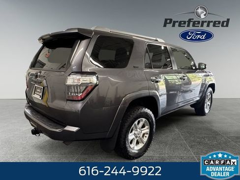 Used 2015 Toyota 4Runner SR5 AWD/4WD image 17